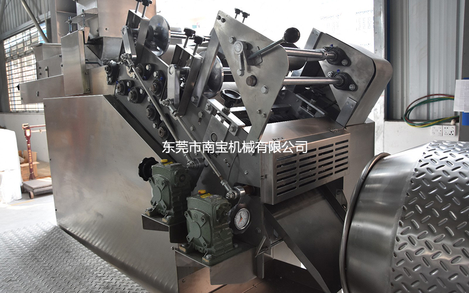 成型機(jī)
